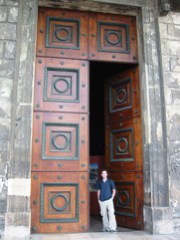 Entrance to Maison Carr&eacute;